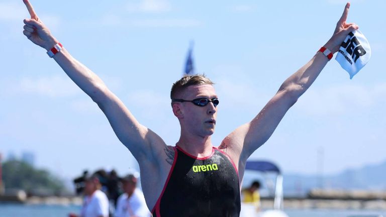 Deutschlands Erfolgsschwimmer Florian Wellbrock holt WM-Gold über die 10 Kilometer.