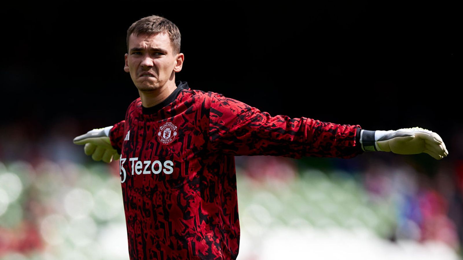 Transfer News Bayer Leverkusen holt Torhüter Matej Kovar von