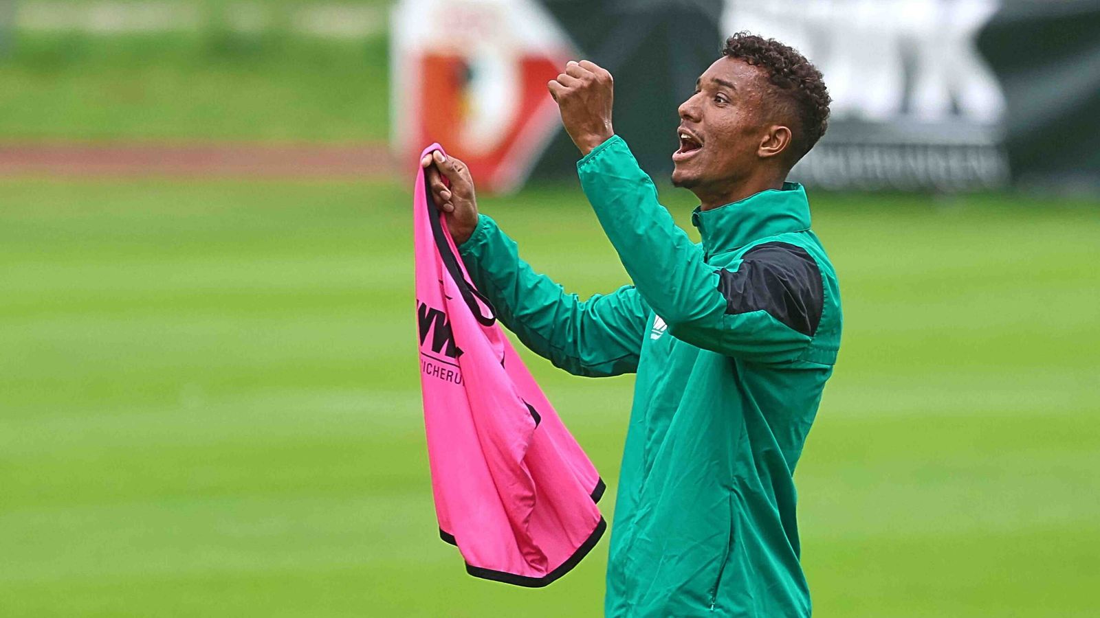 FC Augsburg Vertrag verlängert Felix Uduokhai bleibt beim FCA