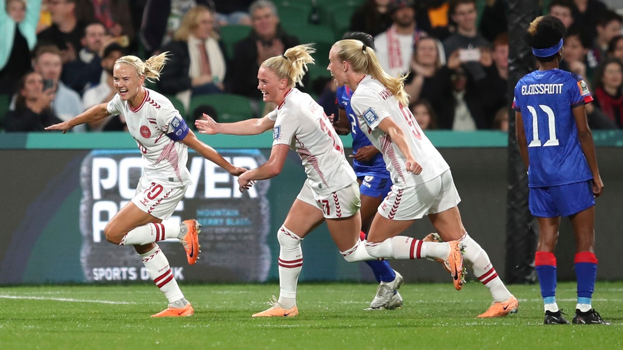 FIFA Frauen EM 2023 Bayerns Harder führt Dänemark ins Achtelfinale