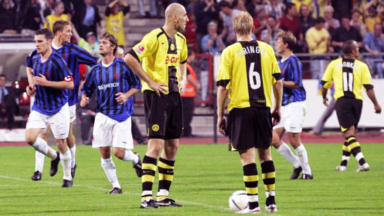 7.. Platz: Borussia Dortmund: 12-mal Erstrundenaus / zuletzt 2005/06 gegen Eintracht Braunschweig