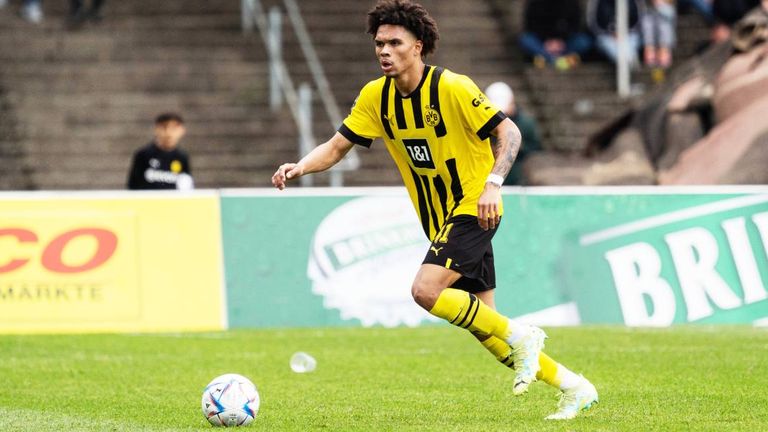 Nnamdi Collins wird künftig im Trikot von Eintracht Frankfurt auflaufen. 