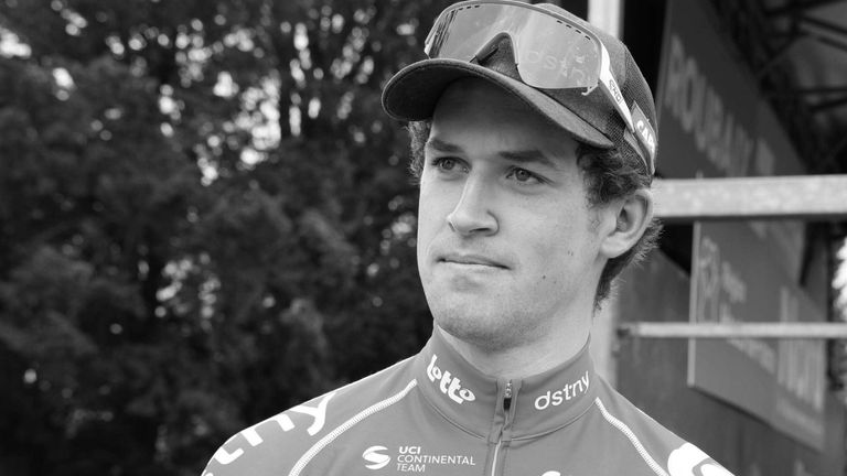 Der Radsport trauert um eines seiner Talente.  Tijl De Decker ist an den Folgen seiner Trainingsverletzung verstorben.