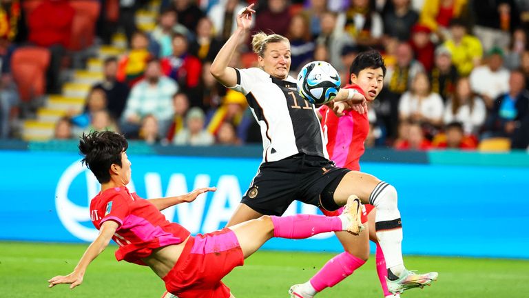Die DFB-Frauen bei der Frauen-WM gegen Südkorea.