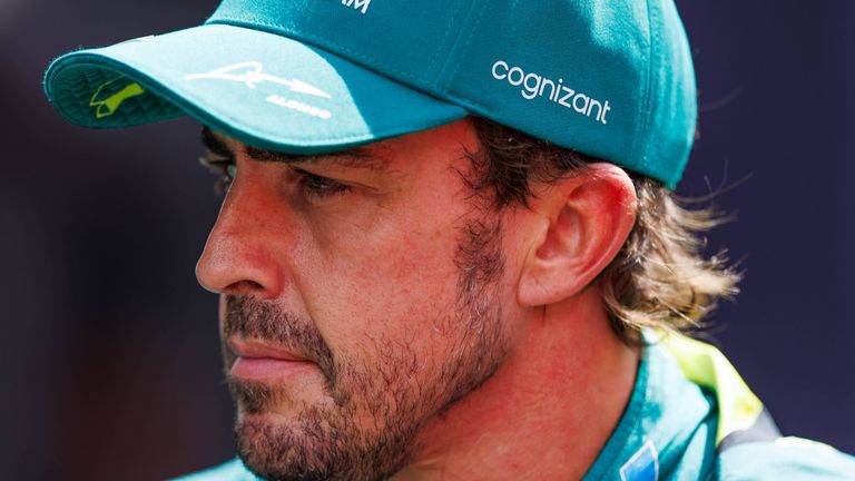 Fernando Alonso hat gegen seinen Ex-Teamchef Otmar Szafnauer nachgetreten. 