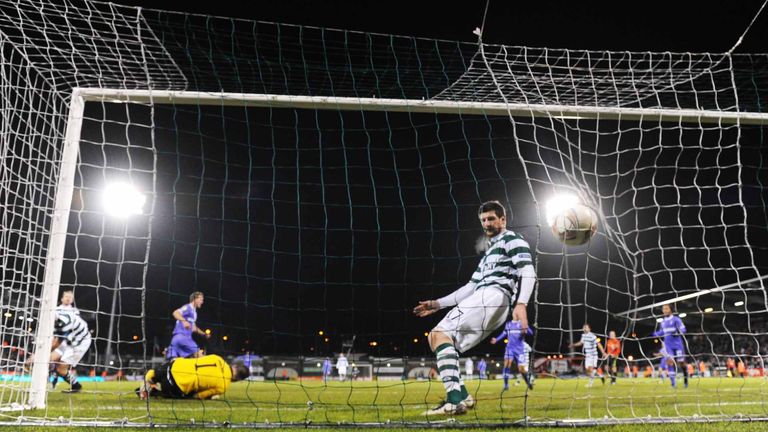 Harry Kane mit seinem ersten Tor in der Europa League gegen die Shamrock Rovers (18 Jahre, 4 Monate, 17 Tage).