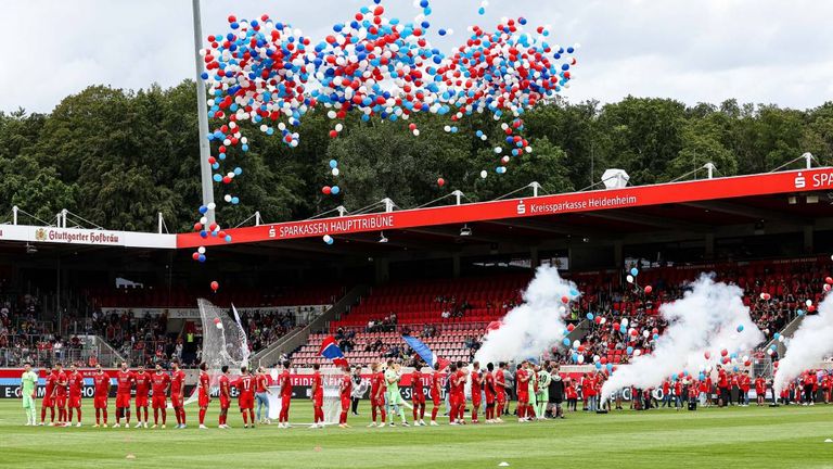 Voith-Arena in Heidenheim
Kapazität: 15.000Zuschauer
Preis pro Bier (0,5 l): -
Preis pro Bratwurst: -