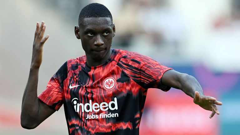 Randal Kolo Muani steht auf der Meldeliste von Eintracht Frankfurt für die Europa Conference-League-Quali-Spiele gegen Sofia.