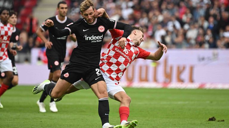 Christopher Lenz (l.) wechselt von Eintracht Frankfurt zu RB Leipzig.
