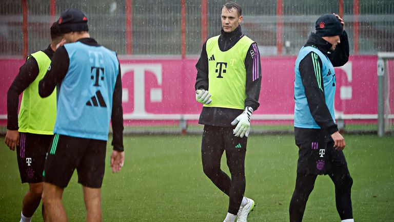 Manuel Neuer absolvierte am Montag erstmals wieder ein Torhüter-Training zusammen mit seinen Kollegen (Foto Ruiz).