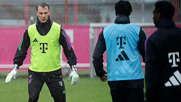 Manuel Neuer absolvierte am Montag erstmals wieder ein Torhüter-Training zusammen mit seinen Kollegen (Foto Ruiz).