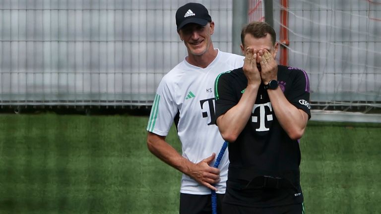 Zu anstrengend: Der Weg von Neuer aus dem Krankenstand zurück ins Team ist hart (Foto: Ruiz).