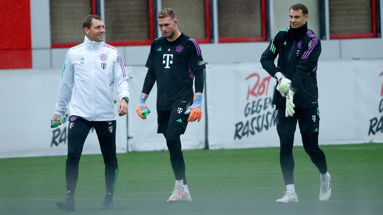 Manuel Neuer absolvierte am Montag erstmals wieder ein Torhüter-Training zusammen mit seinen Kollegen (Foto Ruiz).