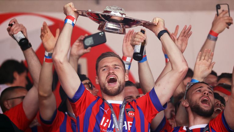 1. FC Heidenheim: Patrick Mainka.