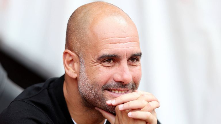 City-Coach Pep Guardiola freut sich über seinen neuen Abwehrspezialisten Josko Gvardiol.