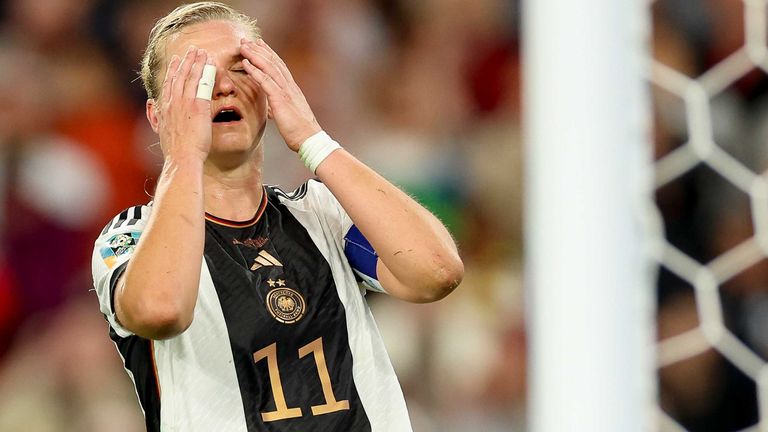 WM-Aus der Frauen Nationalmannschaft als weiteres Symptom: Sportwissenschaftler Ingo Froböse kritisiert den Umgang mit der Krise im deutschen Sport.