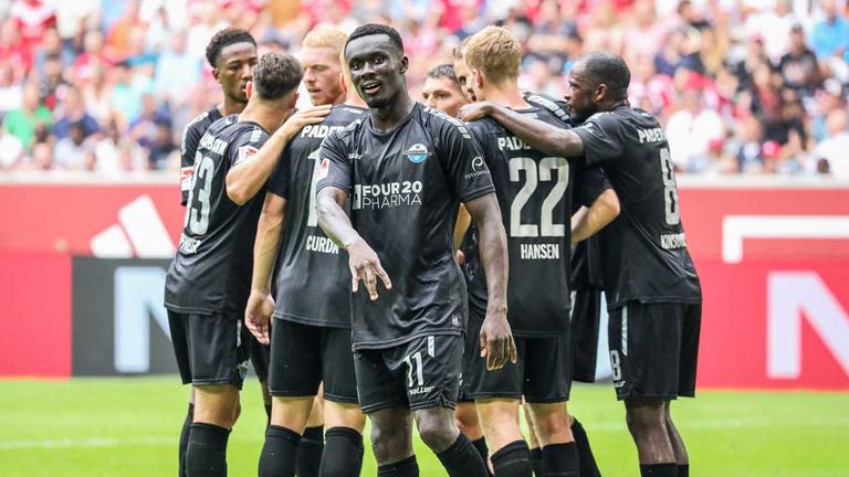 Der SC Paderborn gewinnt bei Fortuna Düsseldorf.