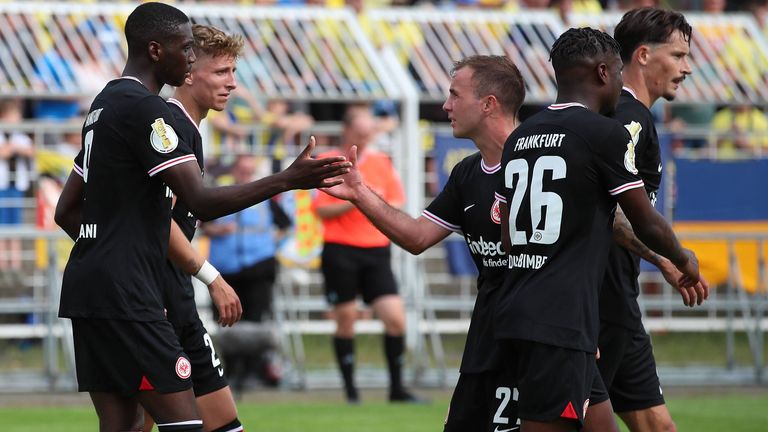 Eintracht Frankfurt steht souverän in der 2. Runde des DFB-Pokals. 