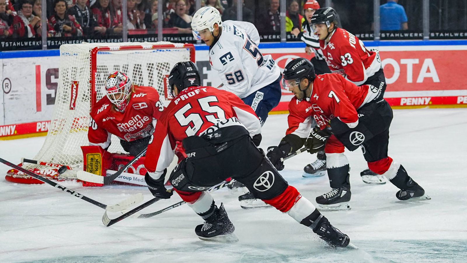 Eishockey DEL Adler Mannheim gewinnen bei Kölner Haien mit 43 Eishockey News Sky Sport