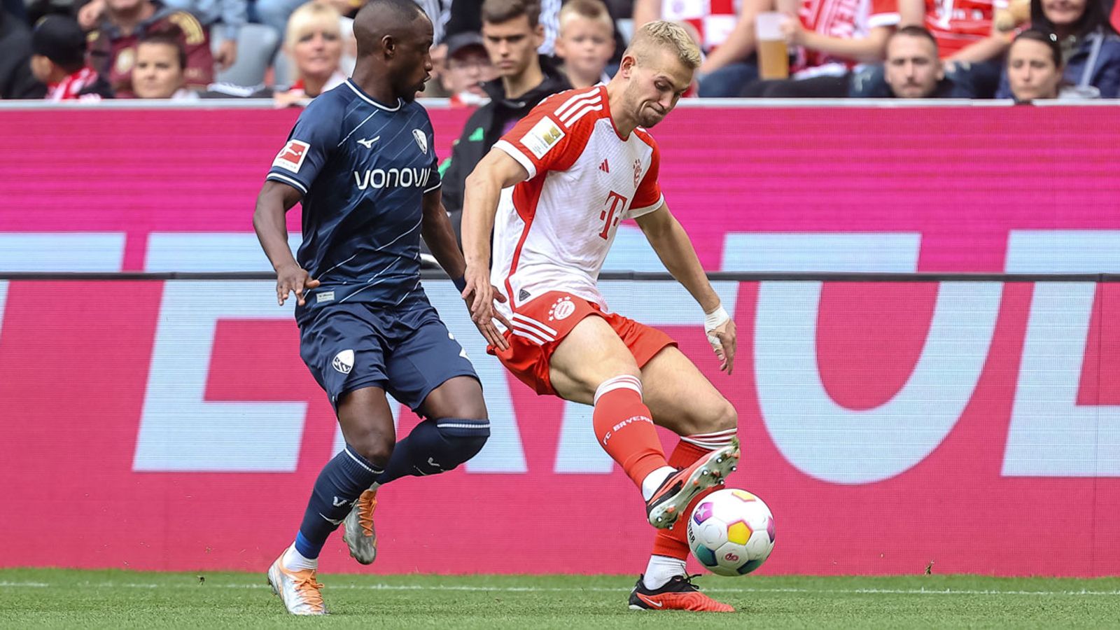 FC Bayern München Matthijs de Ligt muss bei Sieg gegen Bochum runter Fußball News Sky Sport
