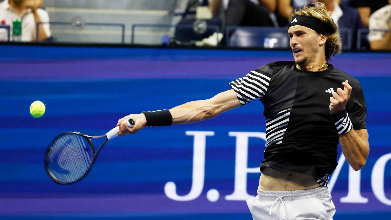 ATP in Chengdu Alexander Zverev besiegt Pavel Kotov und steht im Viertelfinale Tennis News Sky Sport