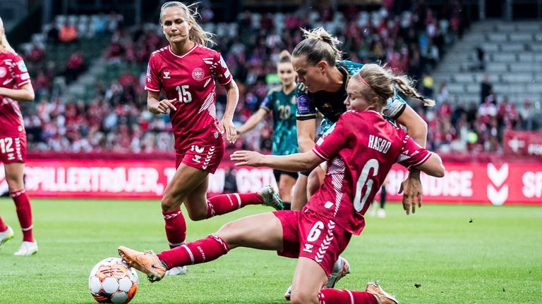 Die deutsche Frauen-Nationalmannschaft kassiert eine Niederlage in Dänemark.