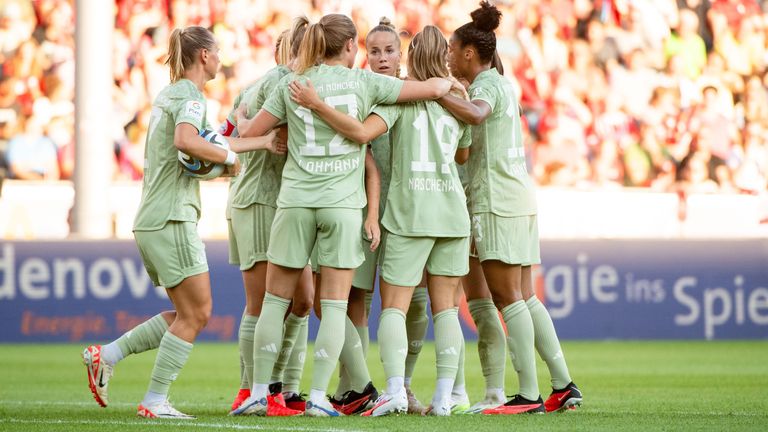 Die Frauen des FC Bayern treffen im Achtelfinale des DFB-Pokals auf den Regionalligisten Kickers Offenbach.