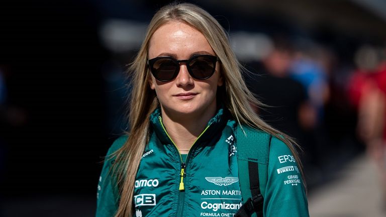 Mit Jessica Hawkins durfte erstmals seit 2018 eine Frau ein Formel-1-Auto testen.