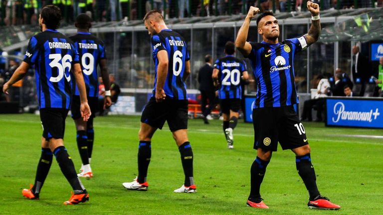Mit dem Sieg gegen den AC Florenz teilt sich Inter Mailand die Tabellenspitze mit dem Stadtrivalen.