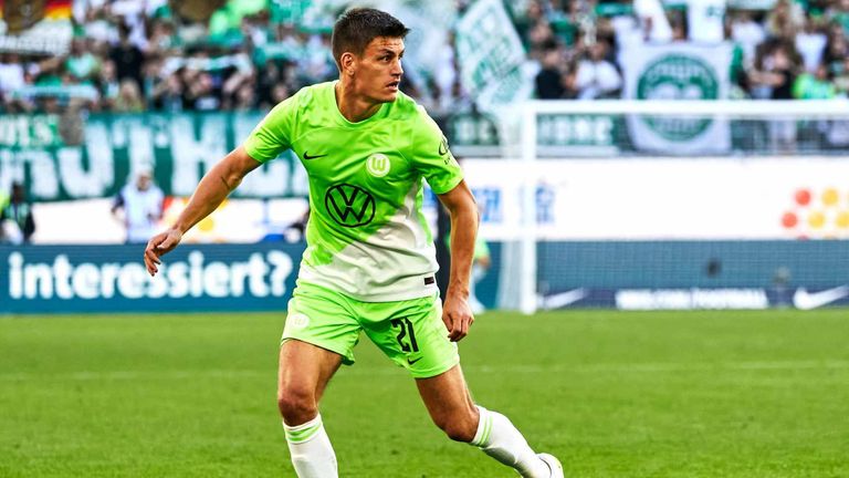 Joakim Maehle (VfL Wolfsburg / 1. Nominierung für die Kicker-Elf).