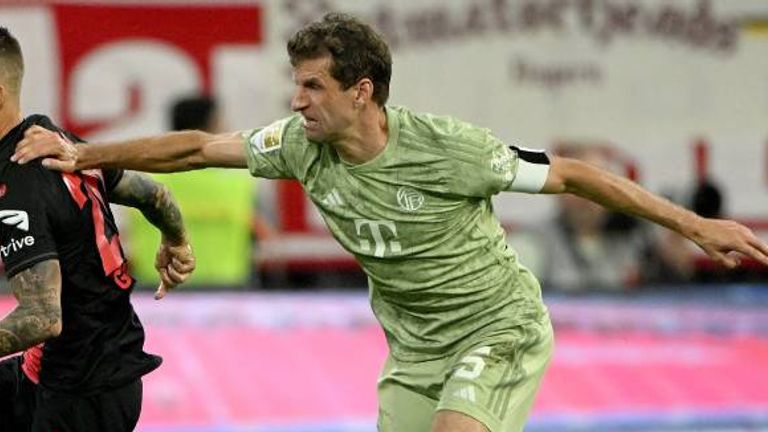 Gegen Manchester United jagt der FC Bayern um Thomas Müller drei bestimmten Zahlen hinterher.