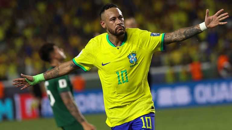 Brasilien-Star Neymar trifft zum WM-Qualifikationsauftakt gegen Bolivien doppelt.