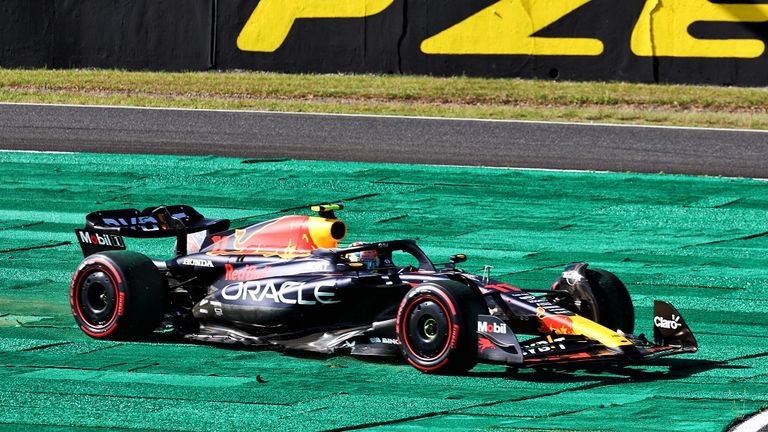 Auf Abwegen: Sergio Perez gelang in Japan nicht viel, das Rennen wurde zum Desaster.