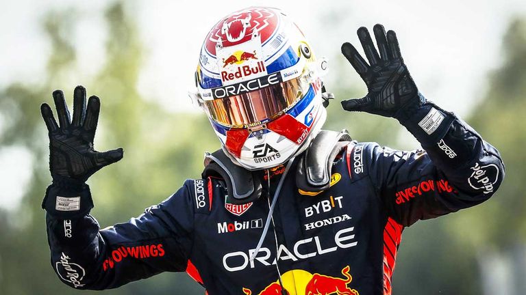 Max Verstappen (Red Bull) hat in Monza seinen zehnten Sieg in Serie gefeiert und damit einen neuen F1-Rekord aufgestellt.