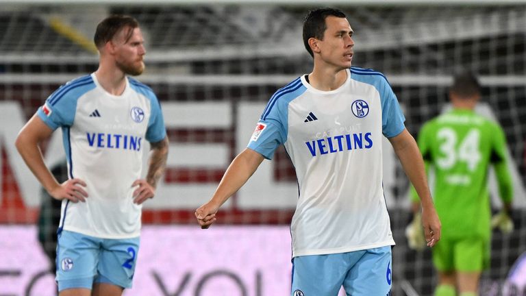 Der FC Schalke 04 bleibt auch im Kellerduell der 2. Bundesliga beim SC Paderborn.