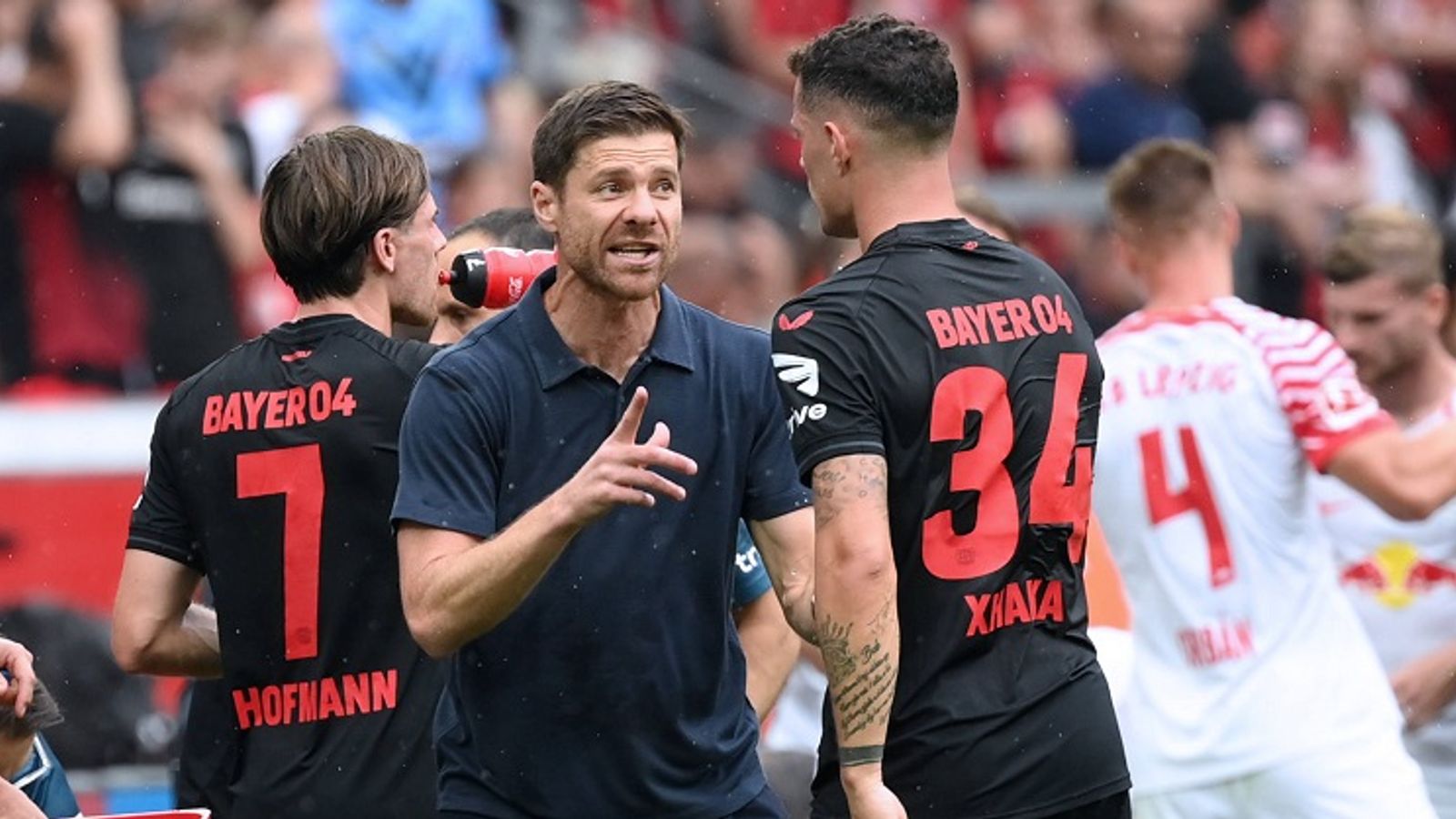 Bayer Leverkusen Granit Xhaka Lobt Trainer Xabi Alonso Fußball News