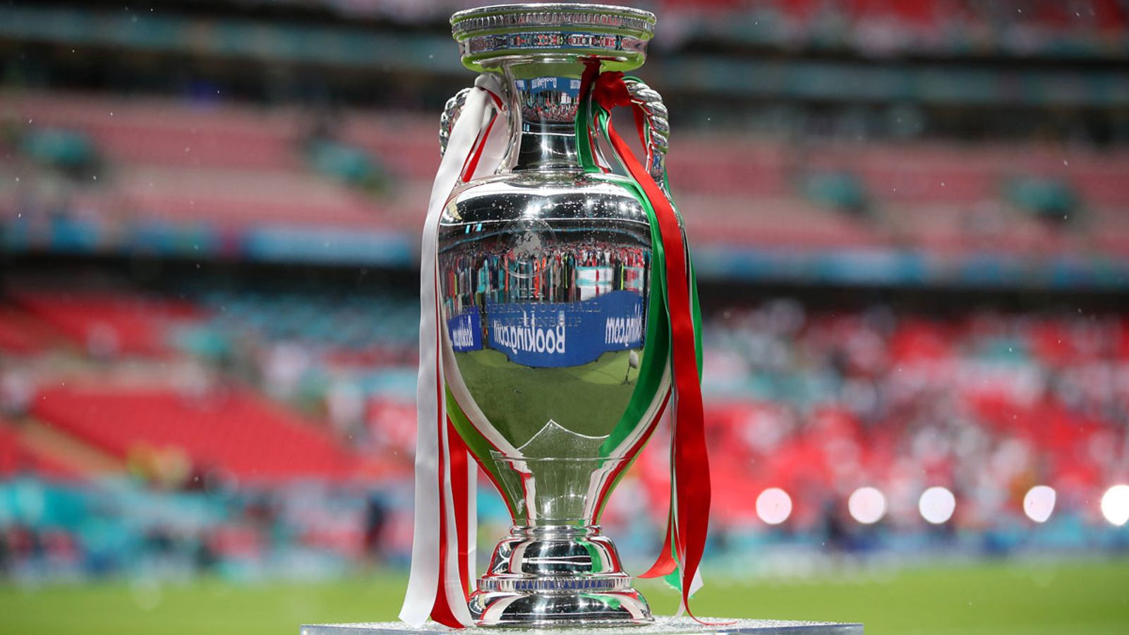 EM 2028 geht an Vereinigtes Königreich und Irland - EM 2032 in Italien ...