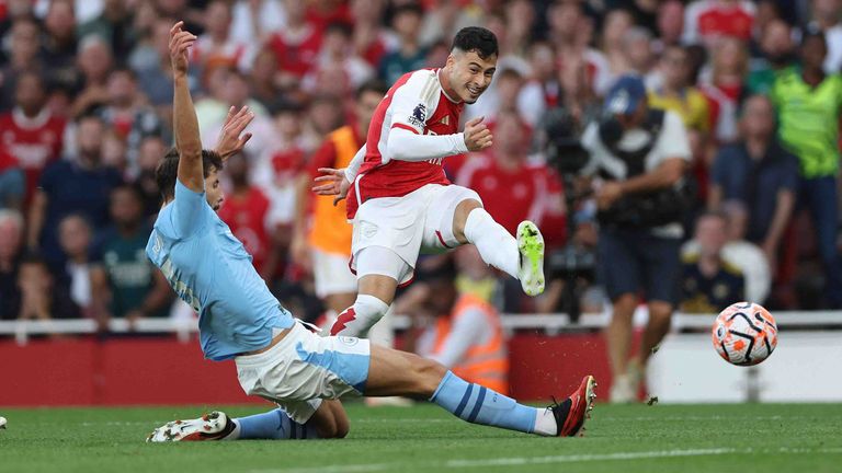 Der FC Arsenal jubelt spät gegen Manchester City - aber gewinnt das Topspiel mit 1:0.