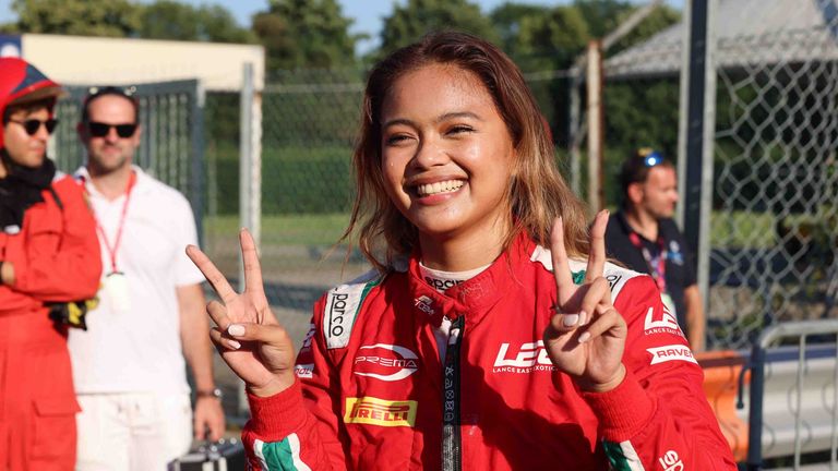 Bianca Bustamante wird im Entwicklungsprogramm von McLaren aufgenommen.