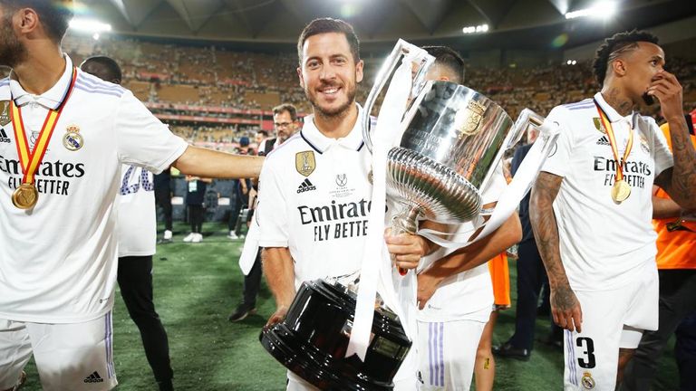In seiner Karriere durfte Eden Hazard schon zahlreiche Titel bejubeln, bevor er bei Real Madrid im Sommer verabschiedet wurde. 