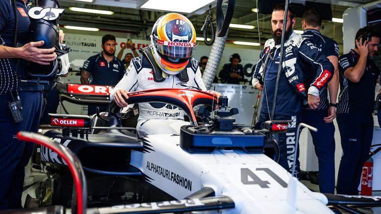 Isack Hadjar feiert im 1. Freien Training in Mexiko City sein Debüt in einem Formel-1-Boliden.