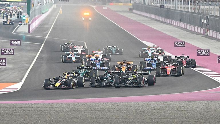 Das Rennen in Katar hatte viel Action zu bieten. Für die Fahrer herrschten im Cockpit extreme Bedingungen.