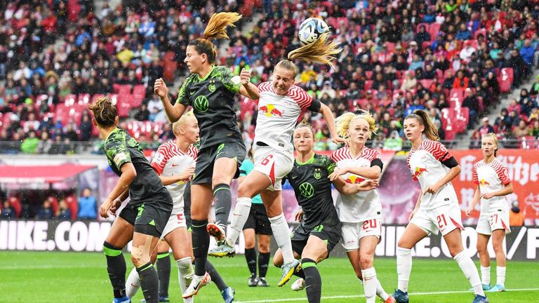 Am 4. Spieltag kamen in die Stadien der Frauen-Bundesliga so viele Fans wie nie zuvor.