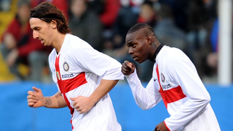 Von 2007 bis 2009 liefen Zlatan Ibrahimovic (l.) und Mario Balotelli (r.) zusammen für Inter Mailand auf.