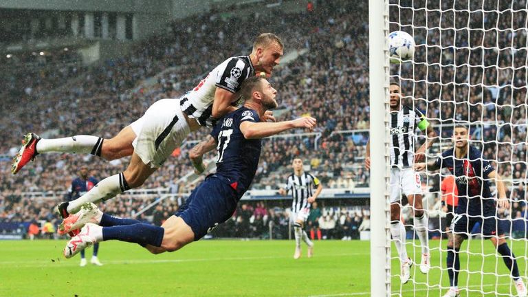 Newcastle gewinnt sein Heimspiel gegen PSG souverän.