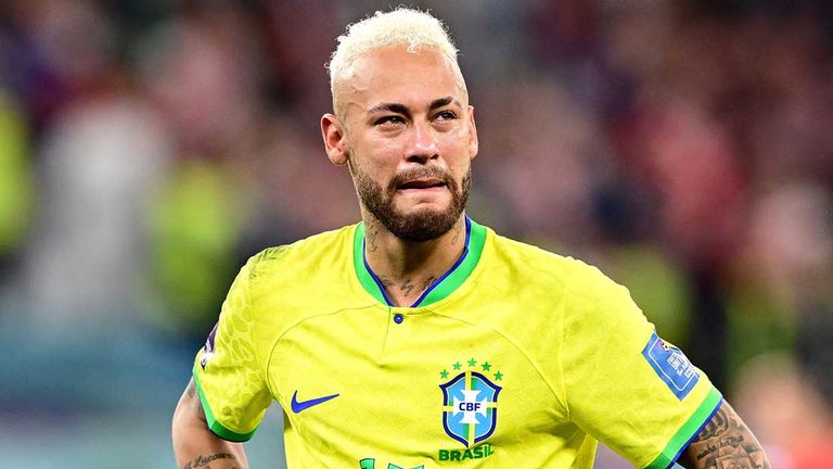 Brasiliens Superstar Neymar reagiert auf schwere Verletzung.