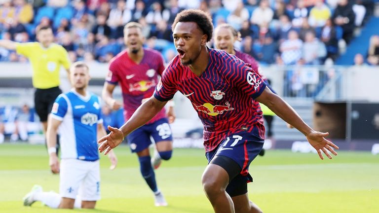 Lois Openda von RB Leipzig bejubelt das bisher schnellste Tor dieser Bundesliga-Saison.