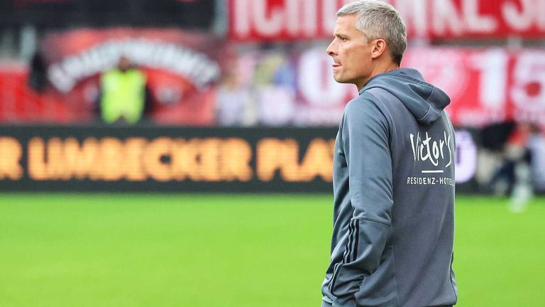 Saabrückens Trainer Rüdiger Ziehl hat sich zu den Platzverhältnissen geäußert.