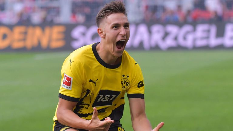 Dortmunds Nico Schlotterbeck bejubelt seinen Treffer gegen Union Berlin. 