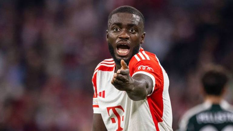 Dayot Upamecano fehlt den Bayern einigen Wochen und verschräft die Defensiv-Sorgen.